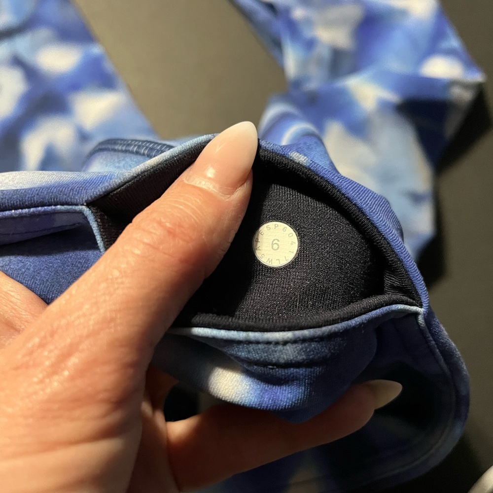 Lululemon Blue Tie Dye Nulu High Rise Leggings Size 6 - Picture 3 of 5